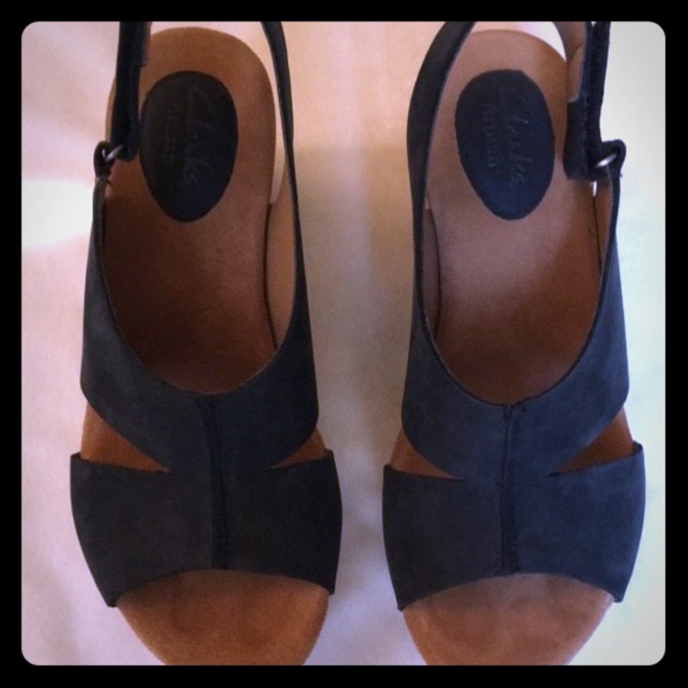 Clark’s Artisan: Black and Tan wedge heels